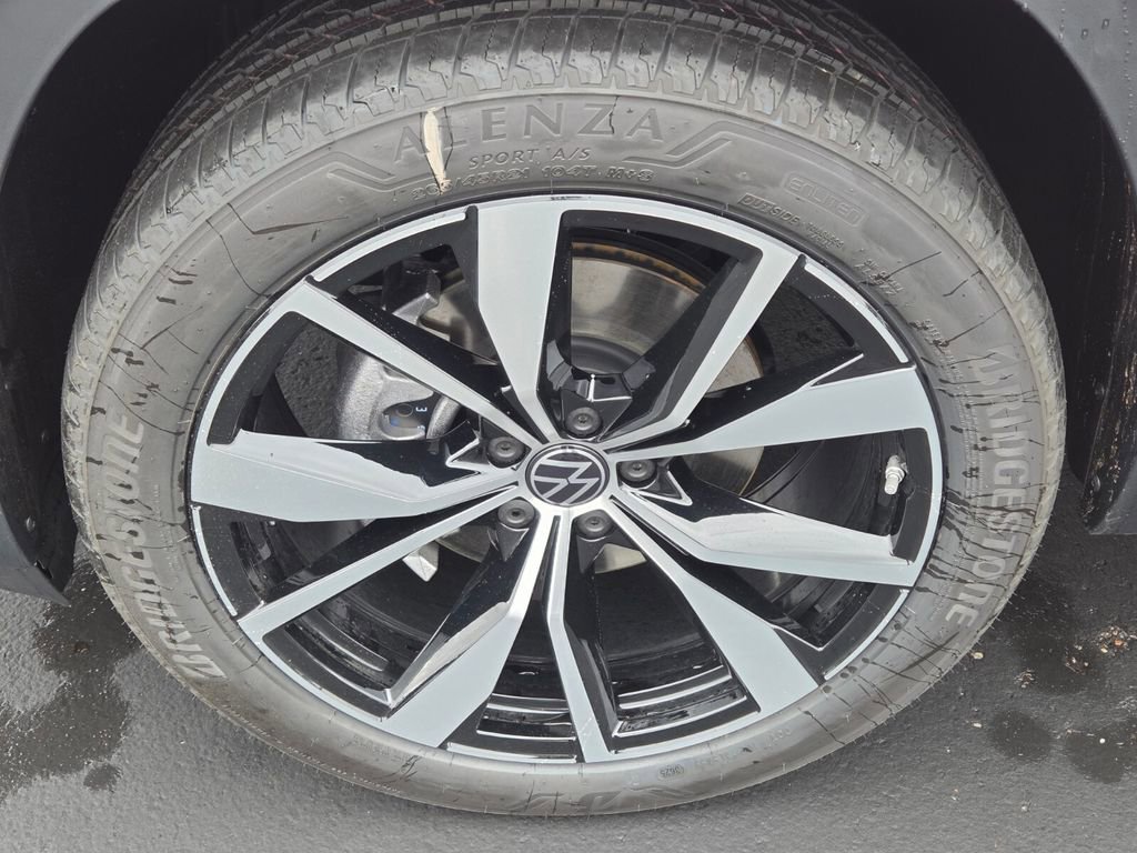 New 2026 Volkswagen Atlas Cross Sport SEL Premium R-Line image 5