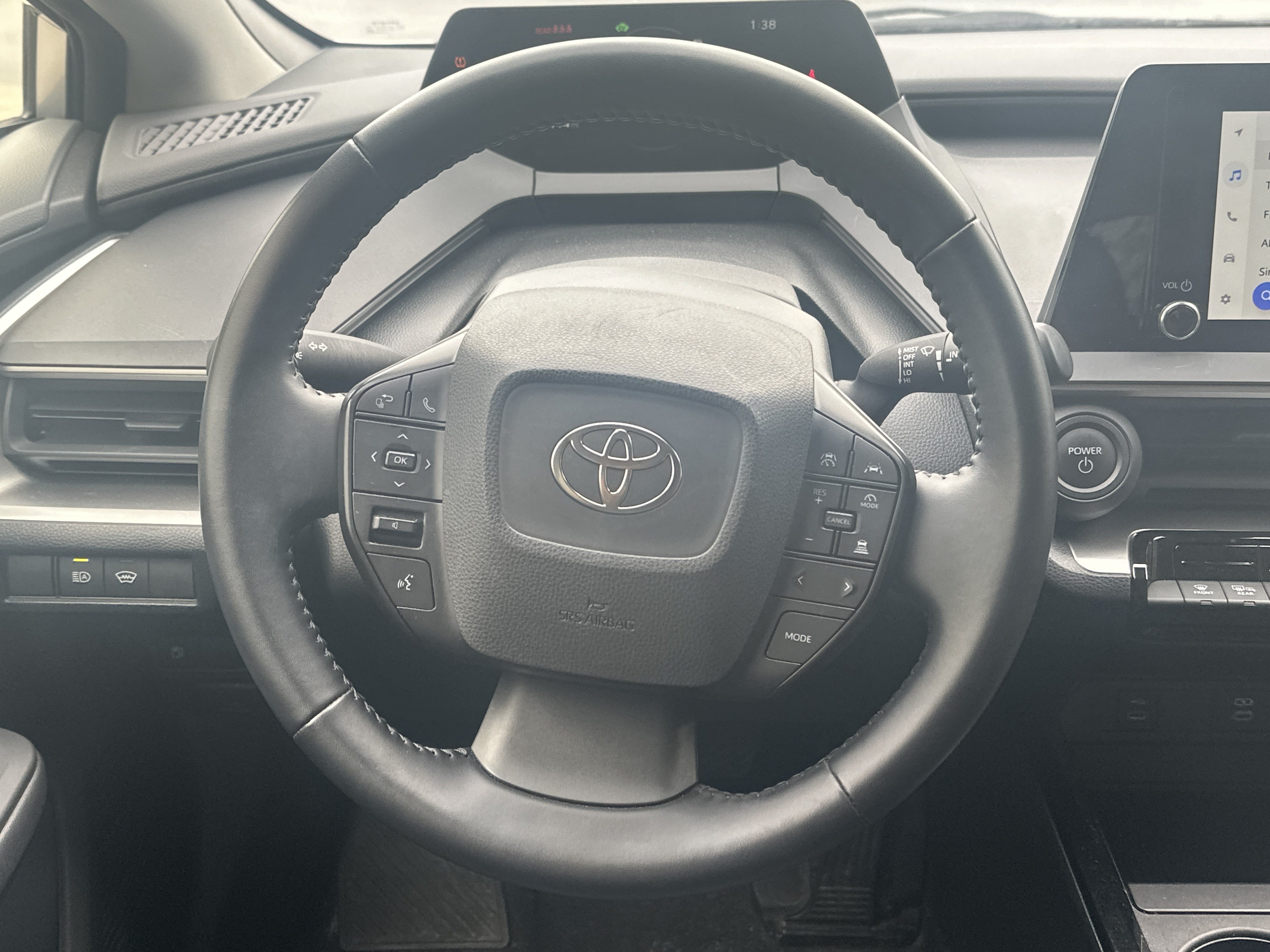 Used 2025 Toyota Prius LE FWD image 15