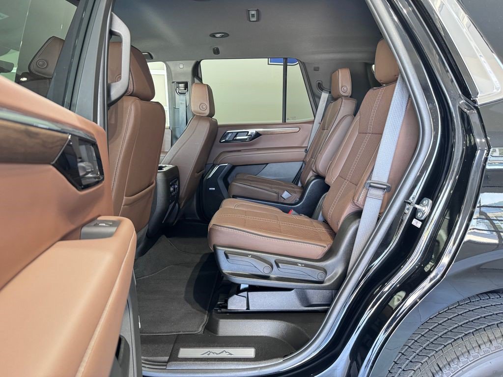 Certified 2025 Chevrolet Tahoe High Country AWD/4WD image 14