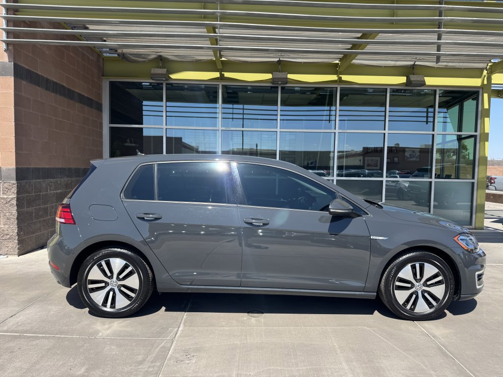 Used 2019 Volkswagen e-Golf SEL Premium image 9