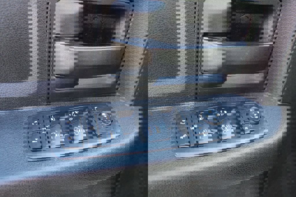 Used 2018 RAM 2500 Tradesman w/ Chrome Appearance Group image 29