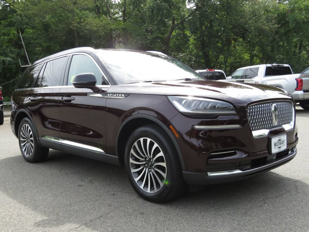 Used 2023 Lincoln Aviator AWD w/ Premium Package image 3
