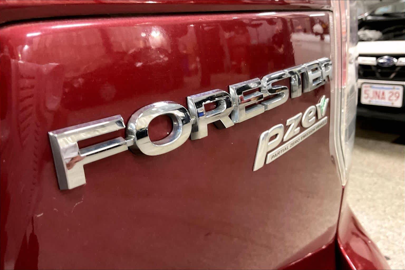 Used 2017 Subaru Forester 2.5i Premium AWD/4WD image 10