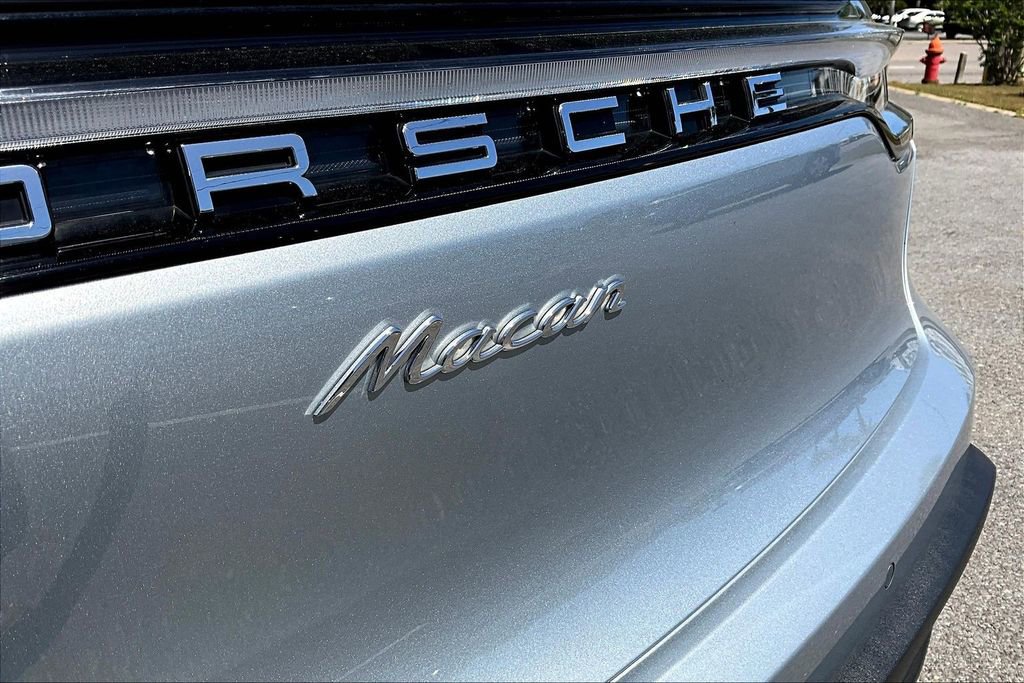 Used 2023 Porsche Macan Turbo image 21