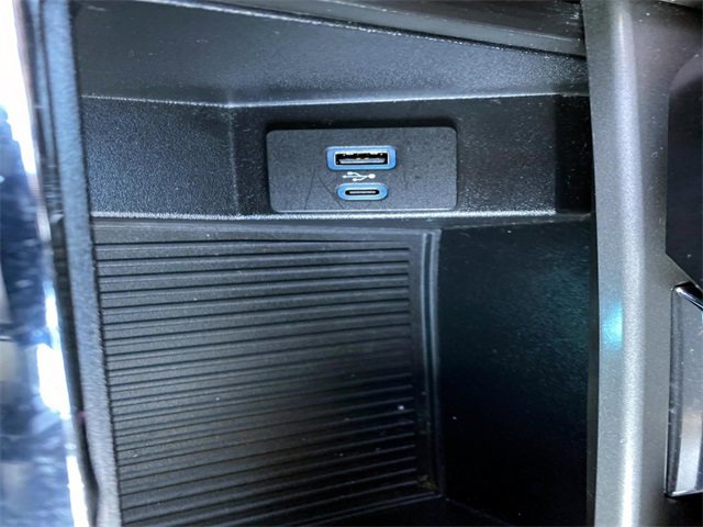 Used 2021 Ford Expedition XLT image 14