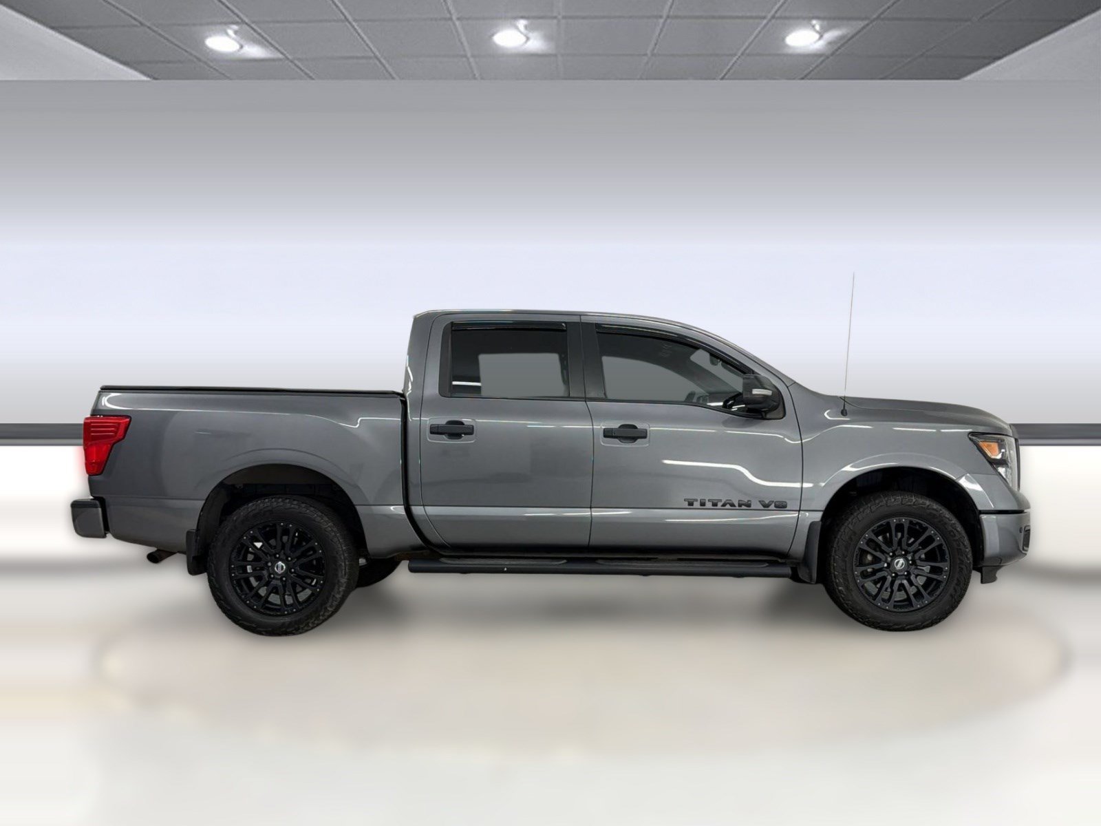 Used 2019 Nissan Titan SL w/ Midnight Edition AWD/4WD image 8