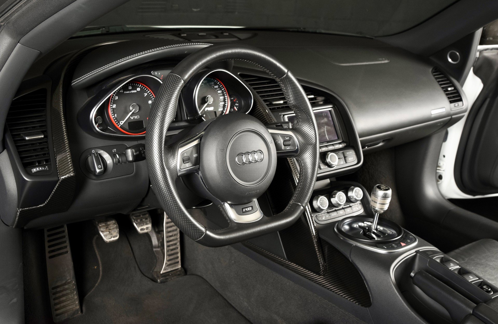 Used 2011 Audi R8 V10 AWD/4WD image 17