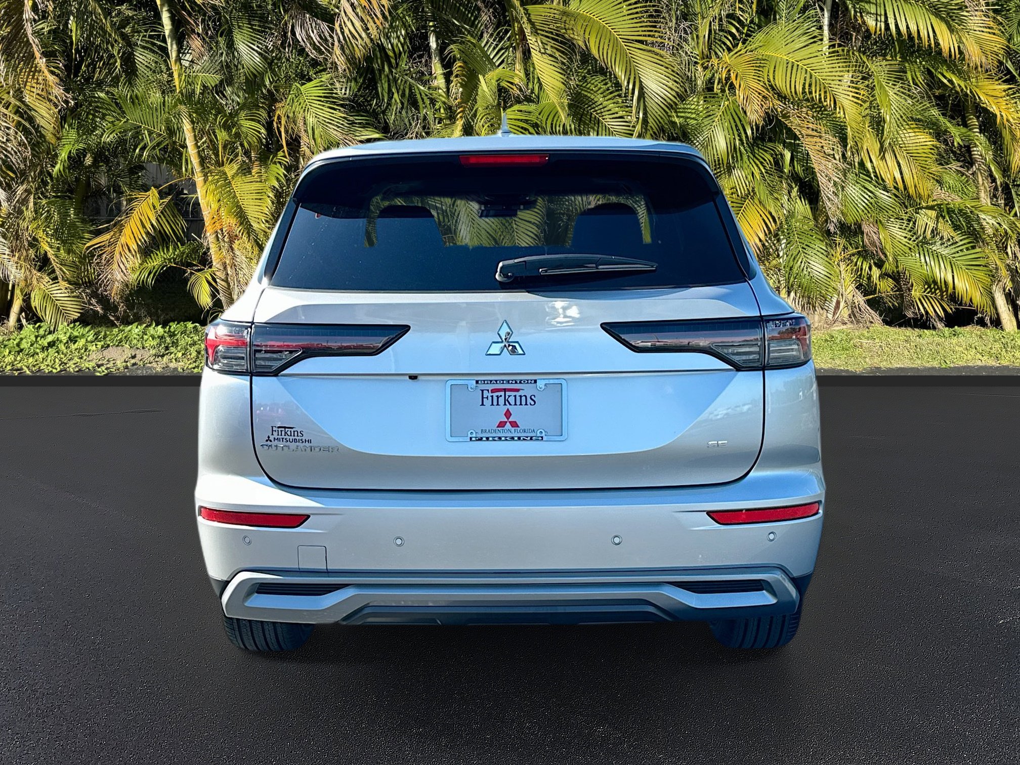 New 2025 Mitsubishi Outlander SE image 4