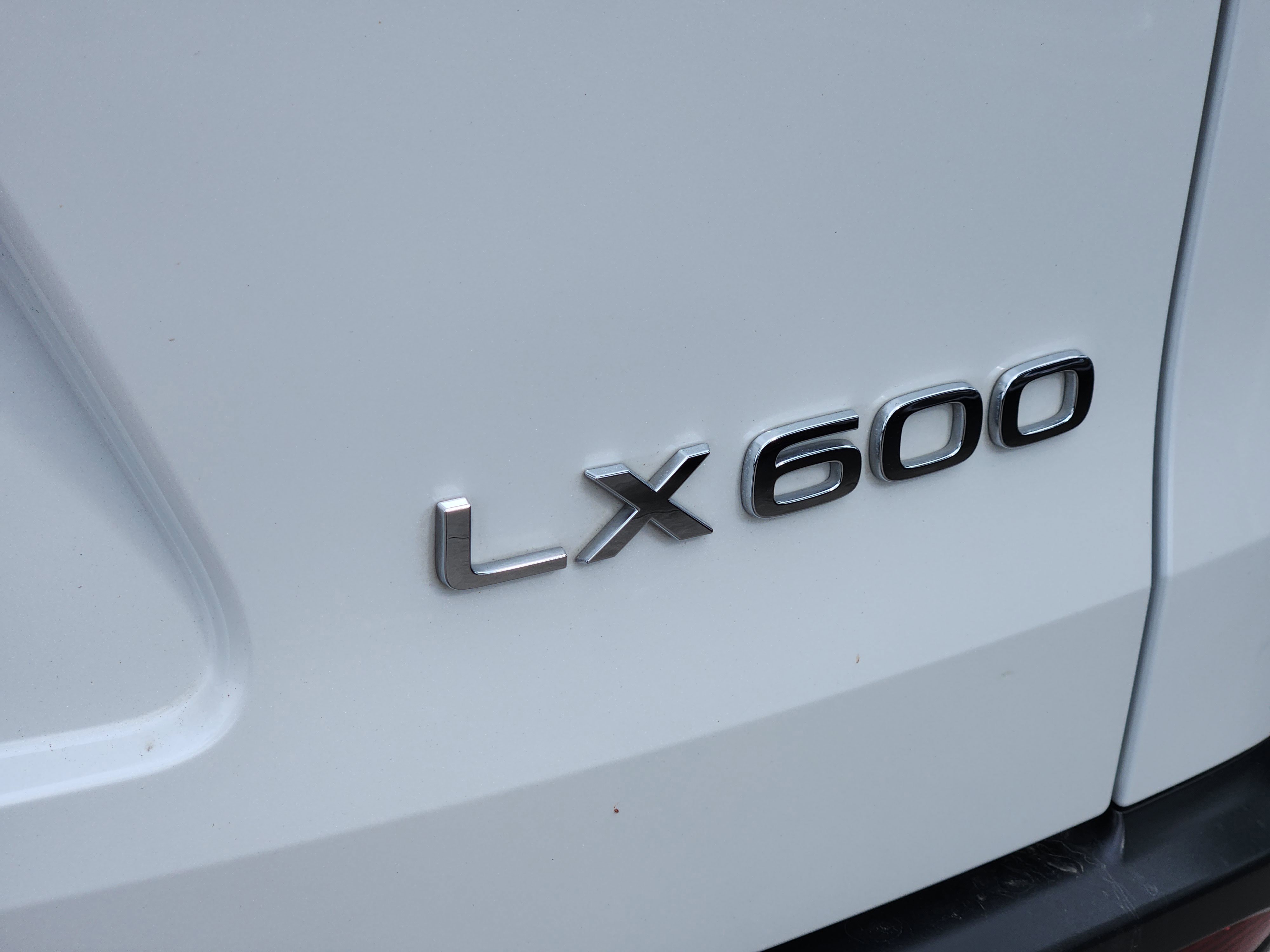 Used 2024 Lexus LX 600 4WD w/ Appearance Package image 39