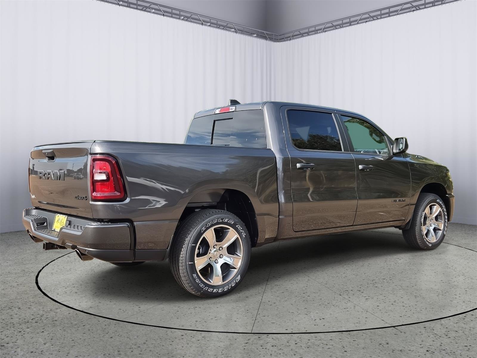 New 2026 RAM 1500 Express AWD/4WD image 3