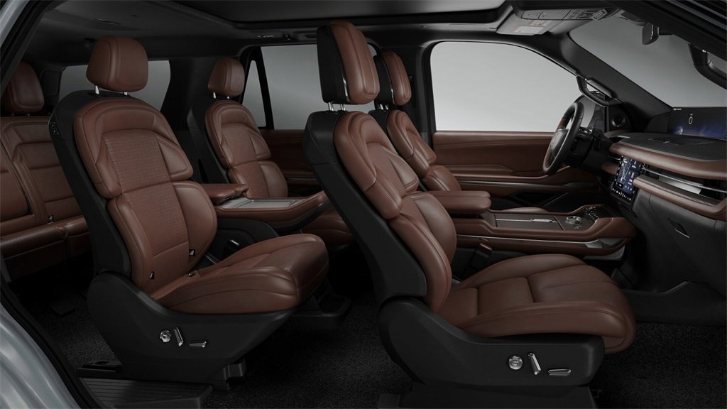 New 2026 Lincoln Navigator Reserve image 6