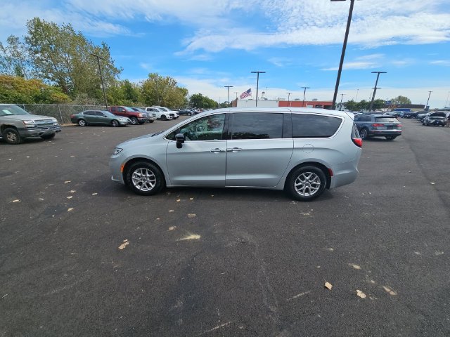 Used 2024 Chrysler Pacifica Touring-L