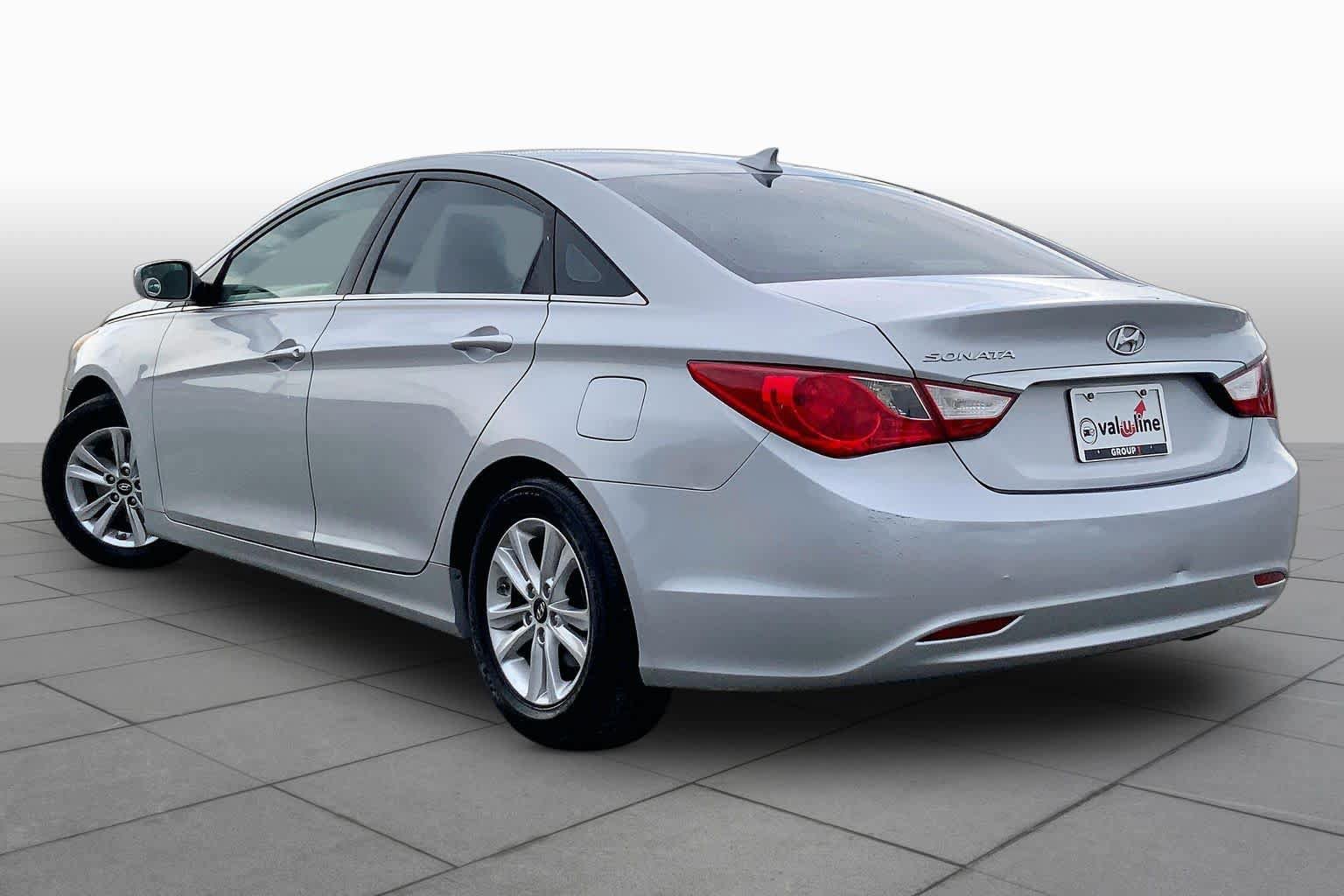 Used 2012 Hyundai Sonata GLS w/ Popular Equipment Pkg FWD image 12