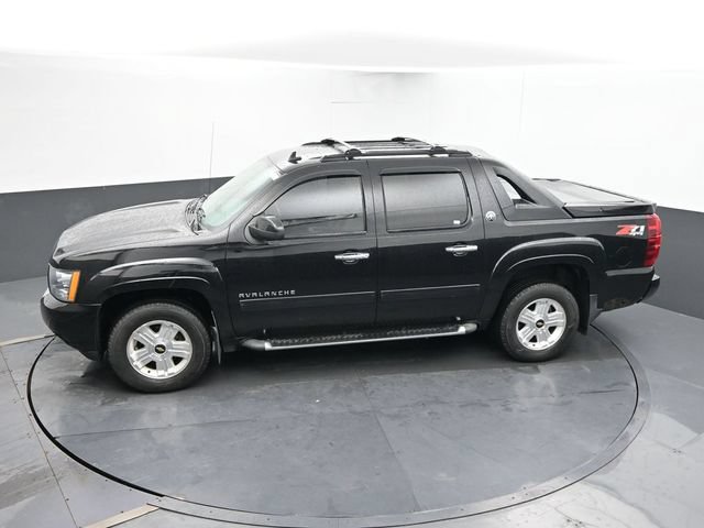 Used 2013 Chevrolet Avalanche LT w/ Suspension Package, Off-Road AWD/4WD image 38