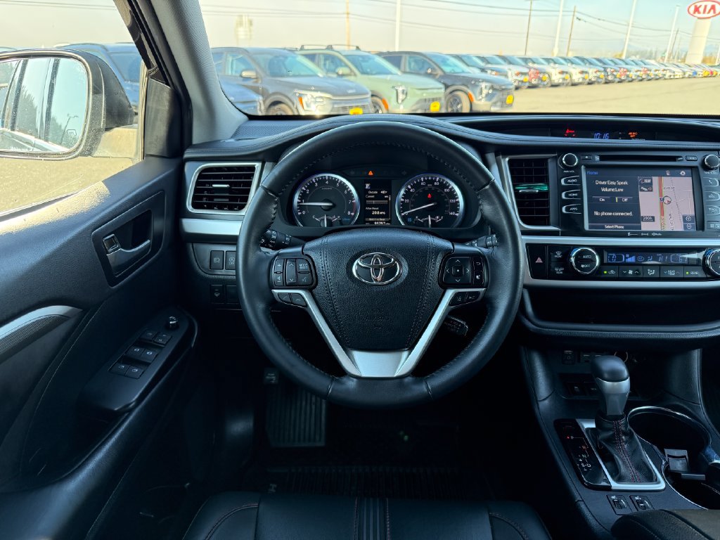 Used 2019 Toyota Highlander SE AWD/4WD image 25