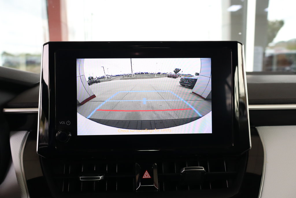 Used 2025 Toyota Corolla SE w/ SE Package FWD image 23