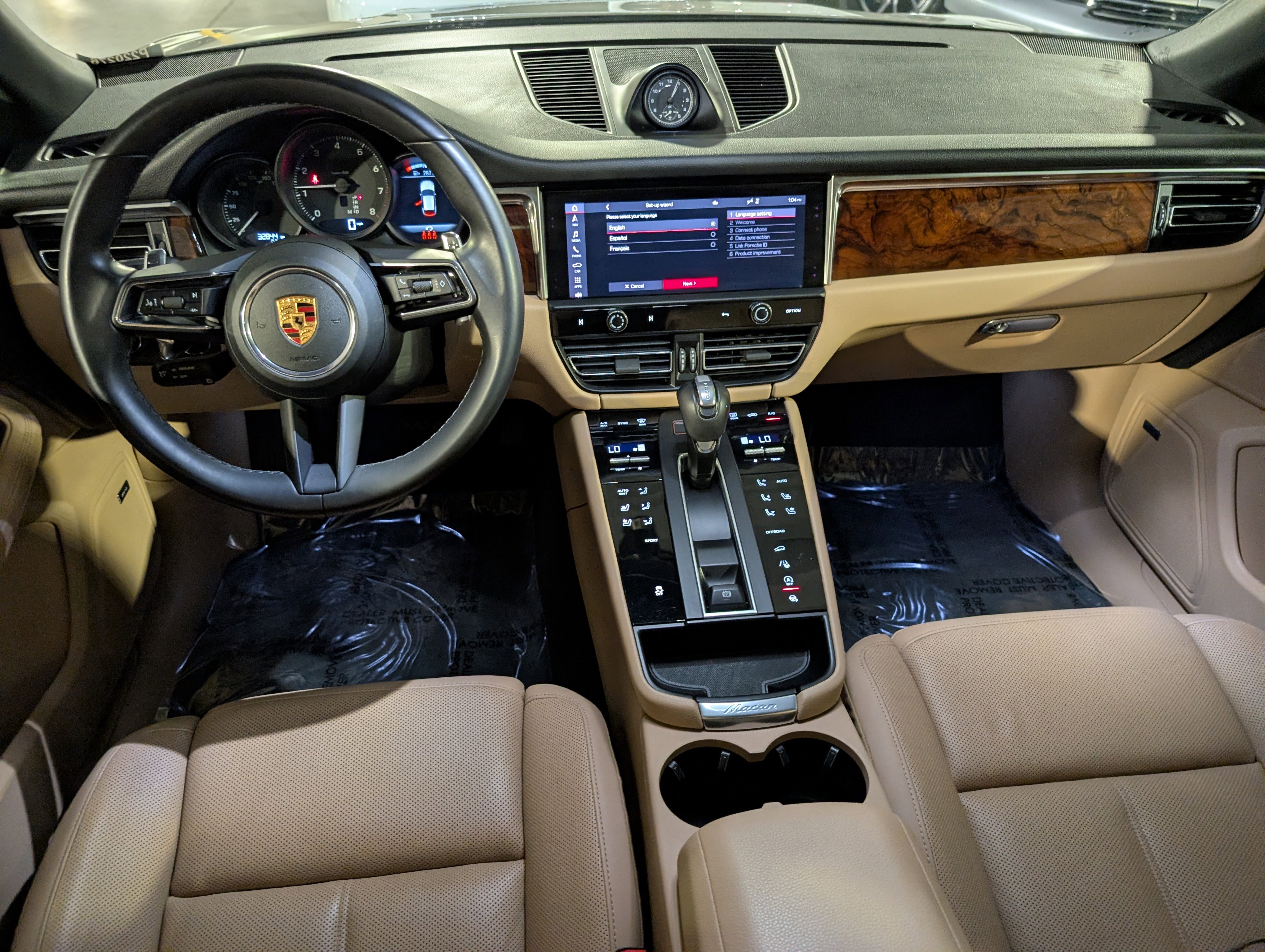 Certified 2022 Porsche Macan image 7