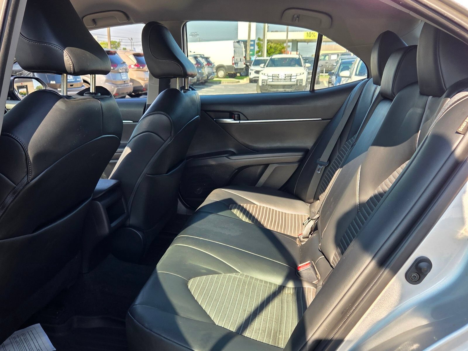 Used 2022 Toyota Camry SE w/ Convenience Package FWD image 6