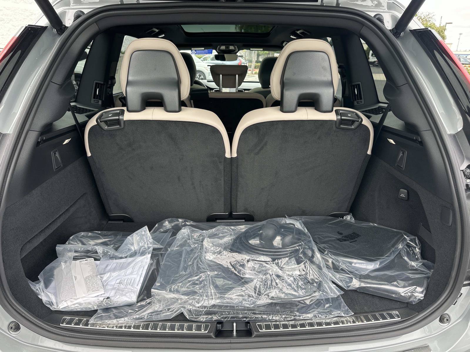 New 2026 Volvo XC90 T8 Plus AWD/4WD image 19