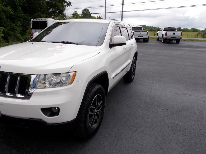 Used 2012 Jeep Grand Cherokee Laredo w/ Laredo E Group image 10