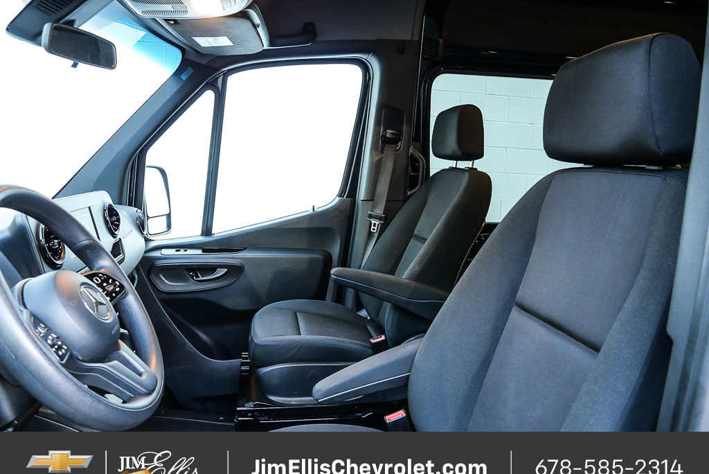 Used 2024 Mercedes-Benz Sprinter 2500 image 5