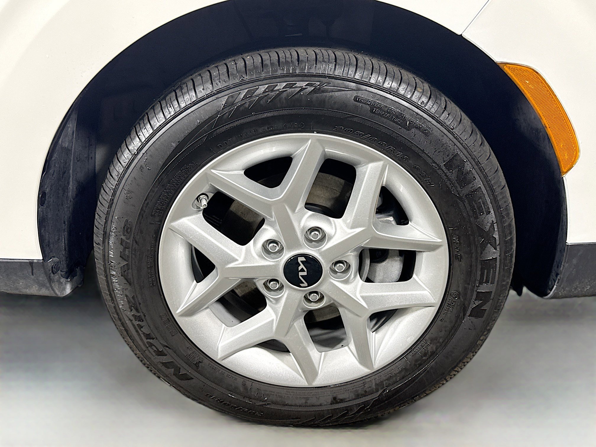 Used 2025 Kia Soul LX w/ LX Technology Package image 31