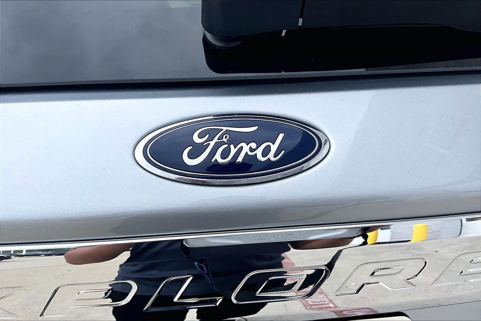 Used 2023 Ford Explorer King Ranch w/ Technology Package RWD image 10