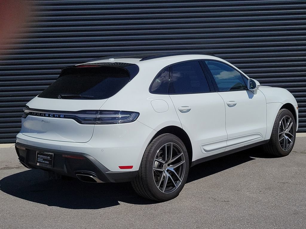 Certified 2025 Porsche Macan image 7