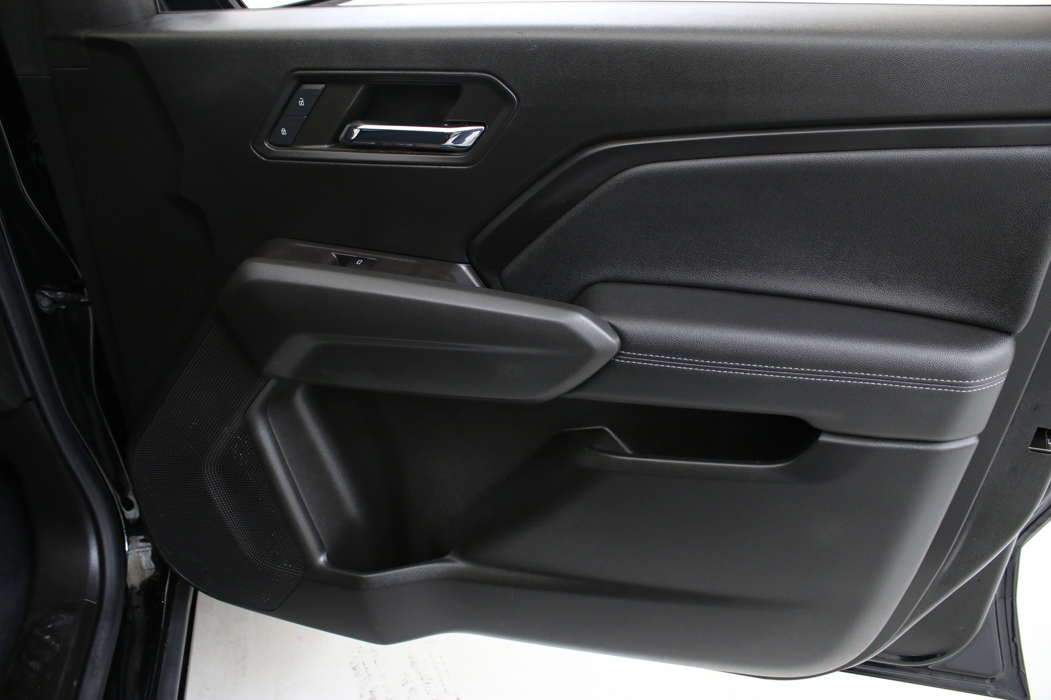 Used 2023 Chevrolet Colorado LT w/ LT Convenience Package AWD/4WD image 28