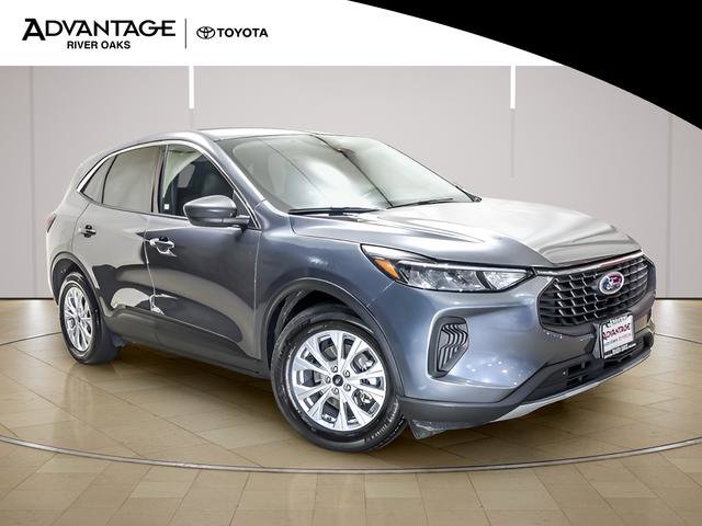 Used 2023 Ford Escape Active w/ Cold Weather Package image 2