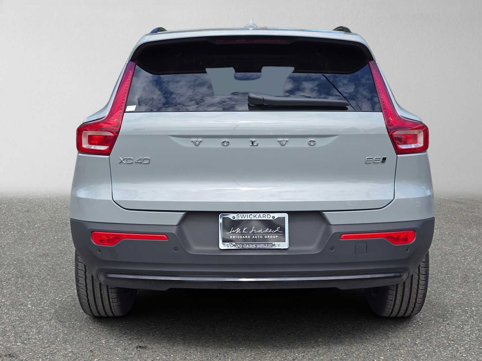 Used 2026 Volvo XC40 B5 Core w/ Climate Package AWD/4WD image 4