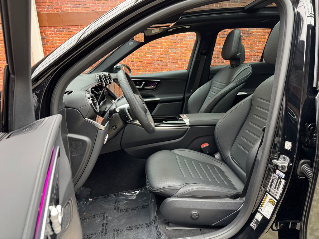 Used 2026 Mercedes-Benz GLC 300 4MATIC image 23
