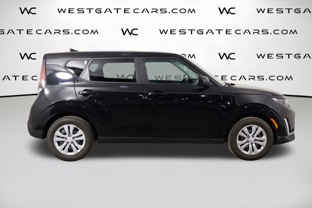 Used 2023 Kia Soul LX image 43