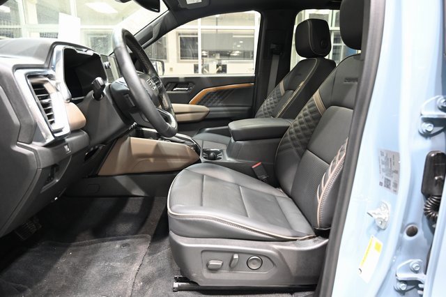 Used 2025 GMC Canyon Denali image 11