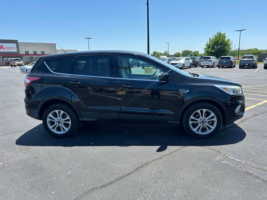 Used 2017 Ford Escape SE FWD image 6