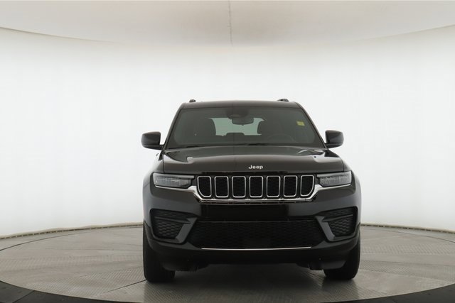 Used 2024 Jeep Grand Cherokee Laredo X w/ Trailer Tow Package image 12