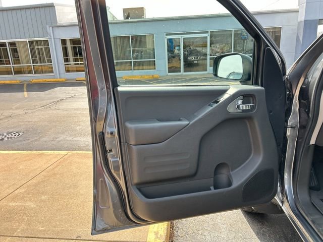 Used 2016 Nissan Frontier SV w/ SV Value Truck Package image 13