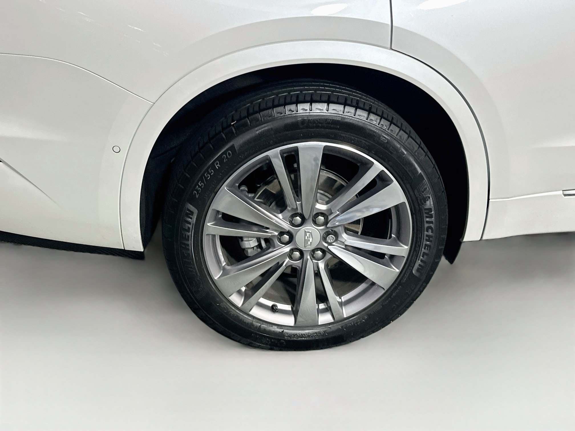 Used 2023 Cadillac XT6 Premium Luxury w/ Technology Package FWD image 11
