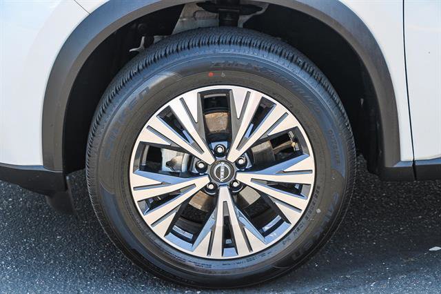 Used 2023 Nissan Rogue SV image 9