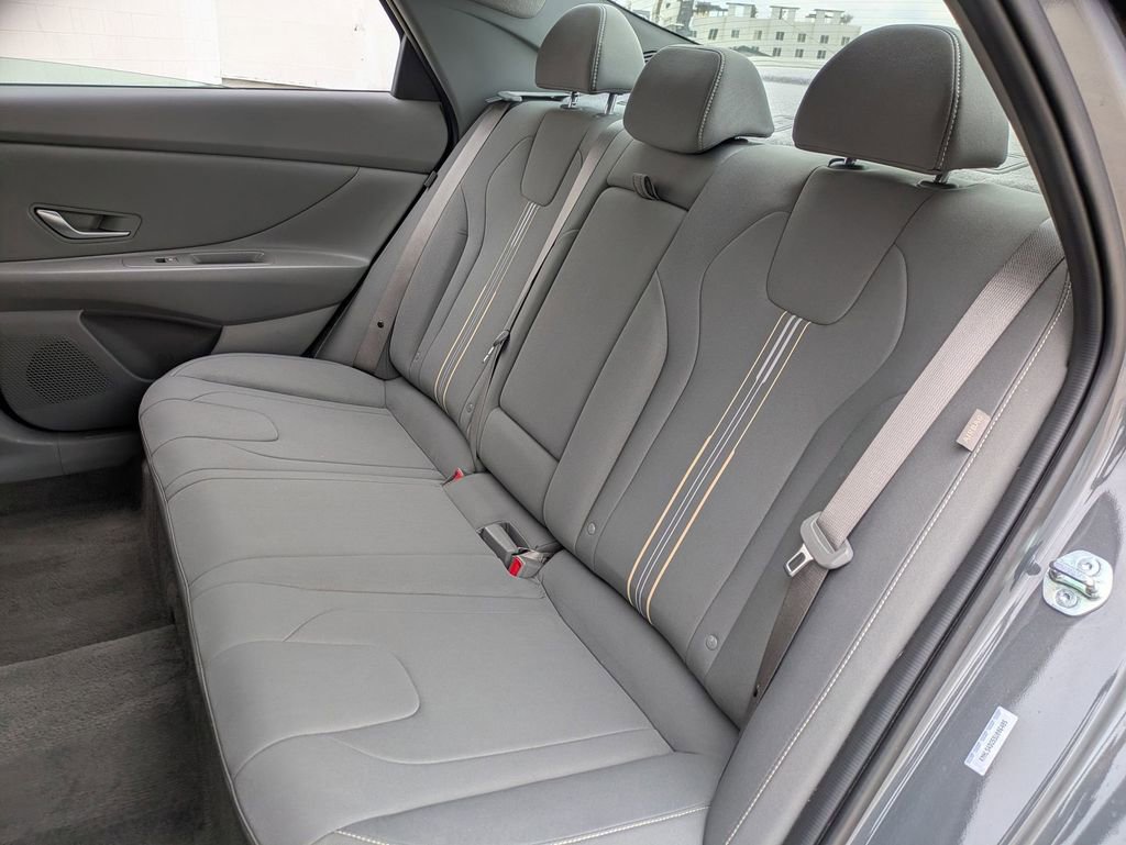 Used 2025 Hyundai Elantra SEL FWD image 24