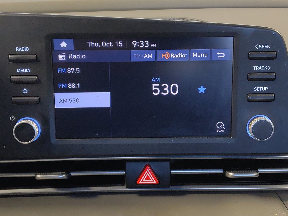 Used 2021 Hyundai Elantra SE FWD image 25