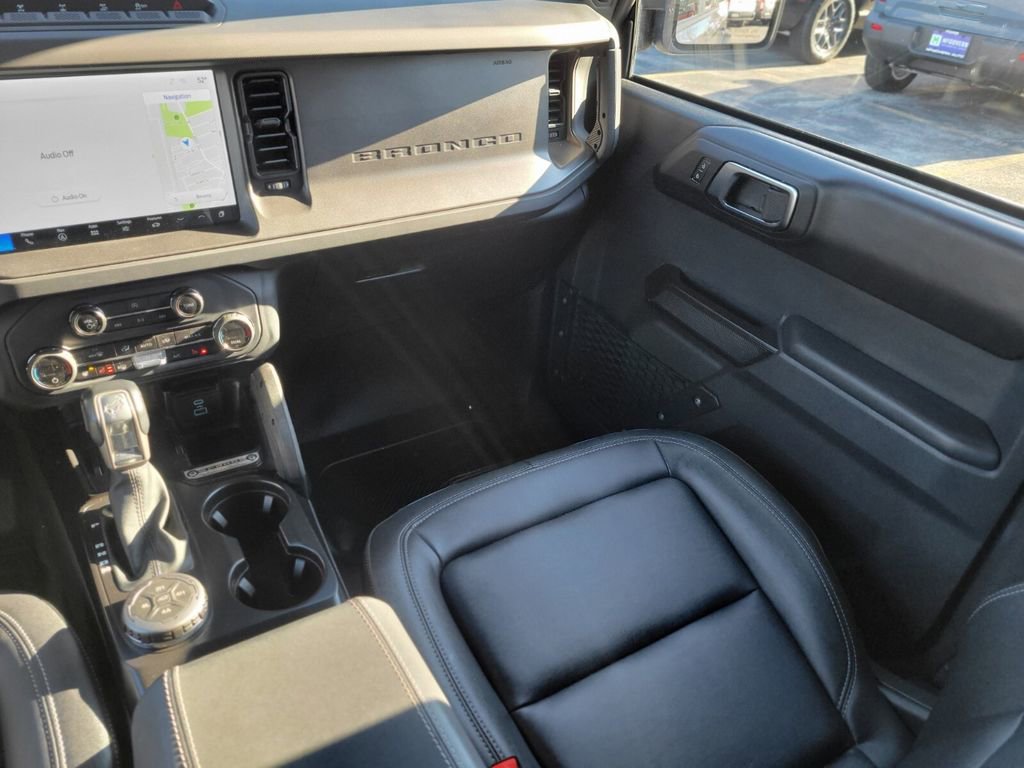 Used 2025 Ford Bronco Badlands image 13
