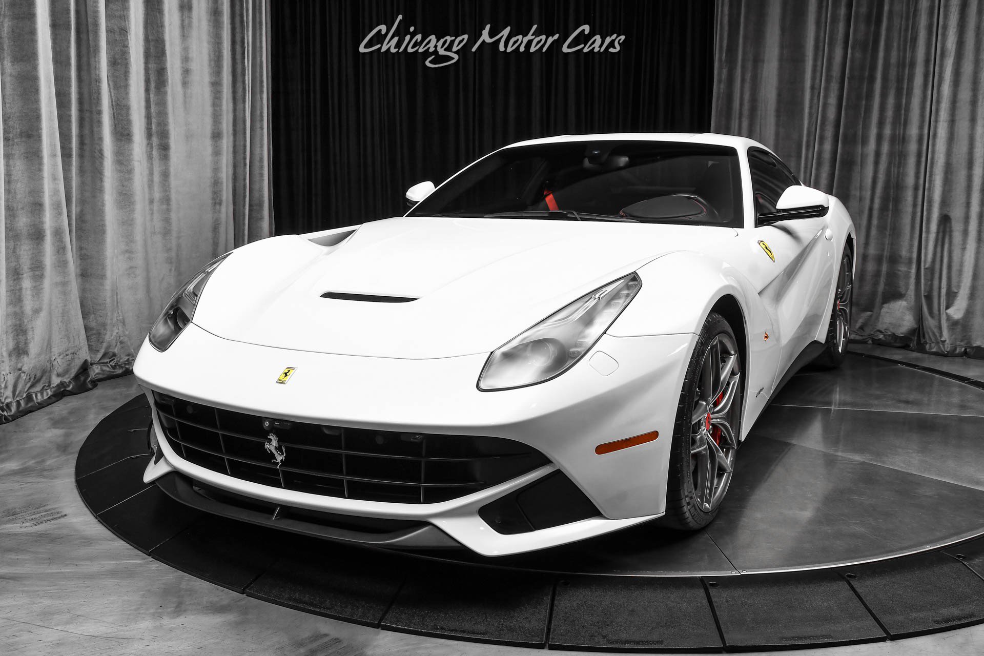 Used 2017 Ferrari F12 Berlinetta RWD image 2