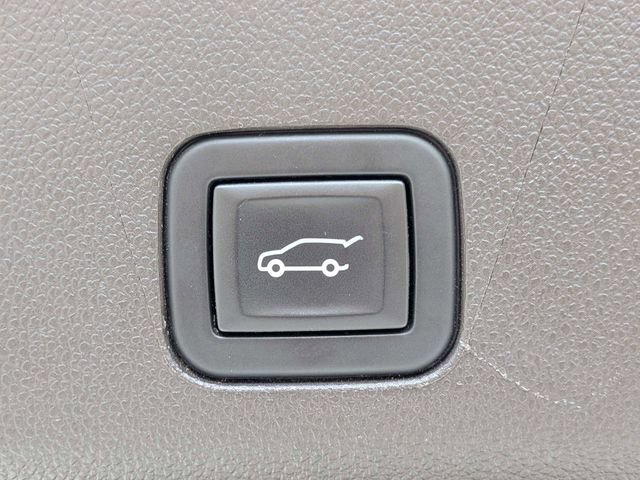 Used 2024 GMC Yukon SLT image 14