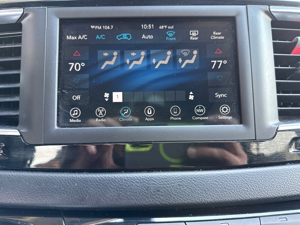 Used 2018 Chrysler Pacifica Touring Plus w/ S Appearance Package FWD image 13