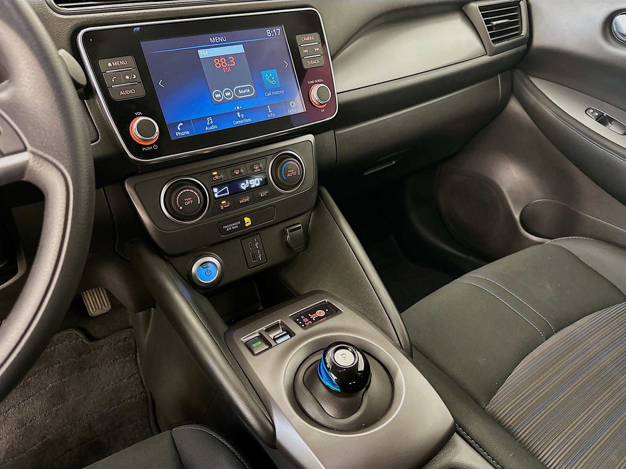 Used 2024 Nissan Leaf S image 25