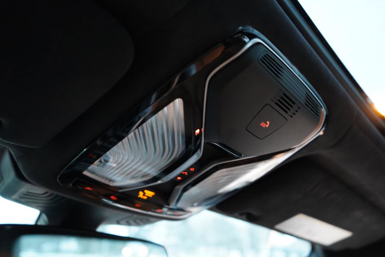 Used 2018 BMW 750i xDrive image 44