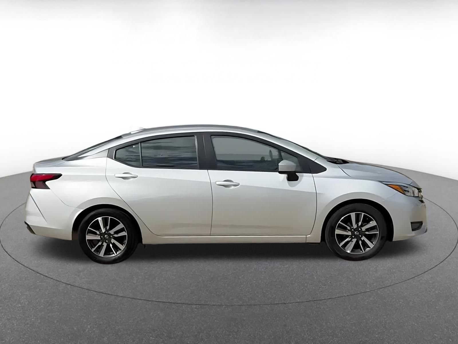Used 2025 Nissan Versa SV FWD image 16