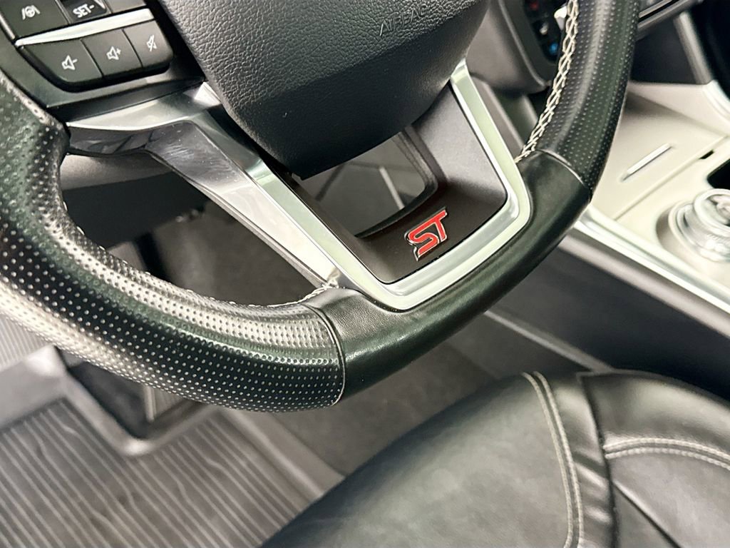 Used 2020 Ford Explorer ST w/ ST High-Performance Pack AWD/4WD image 19