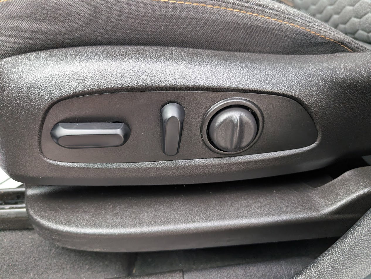 Used 2018 Chevrolet Equinox LT image 36